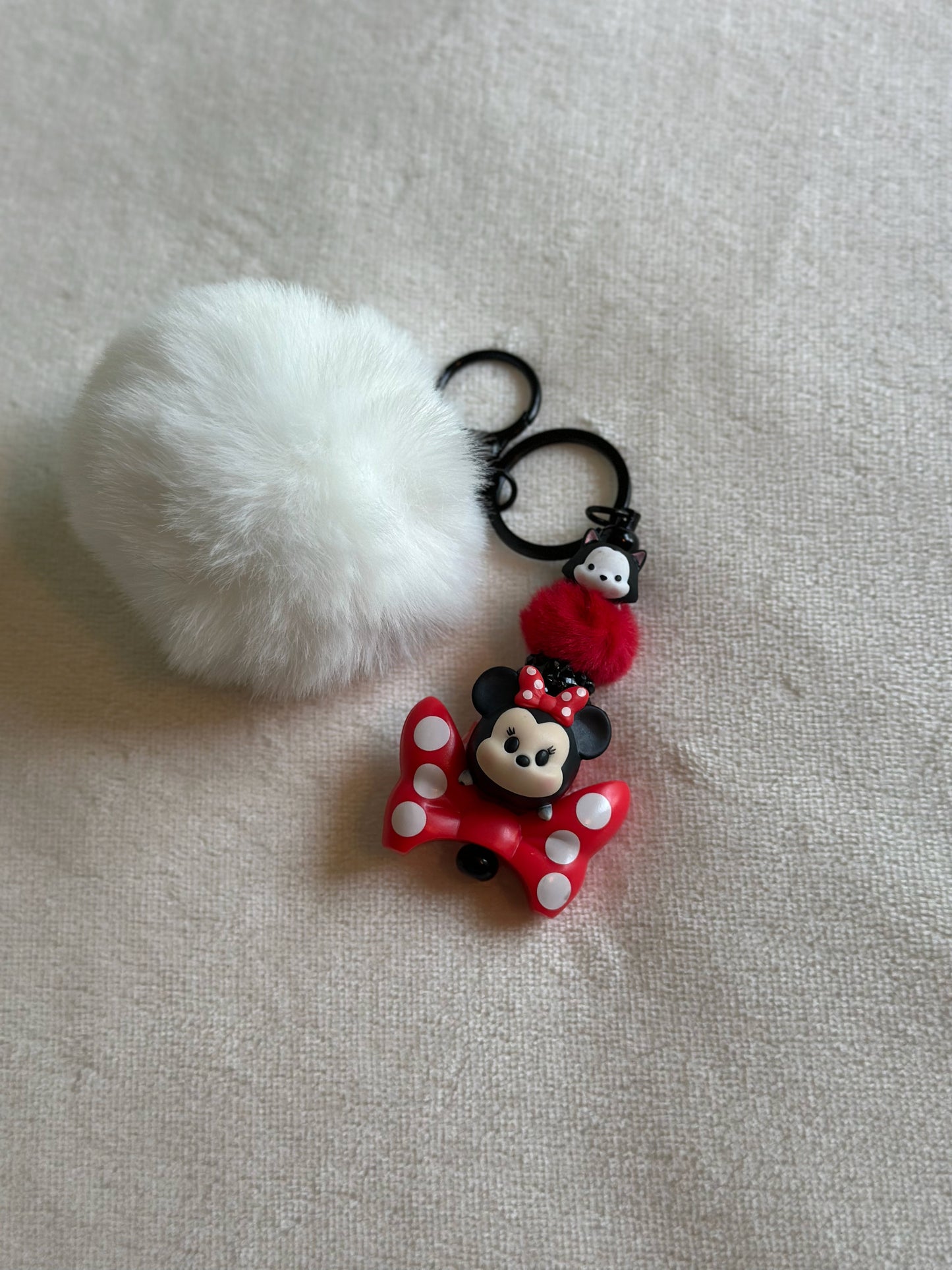 CLASSIC MINNIE & FIGARO KEYCHAIN...