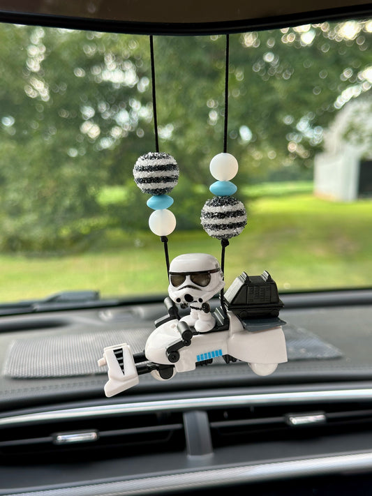 A BUCKET HEAD & A MOUSE DROID CAR CHARM...