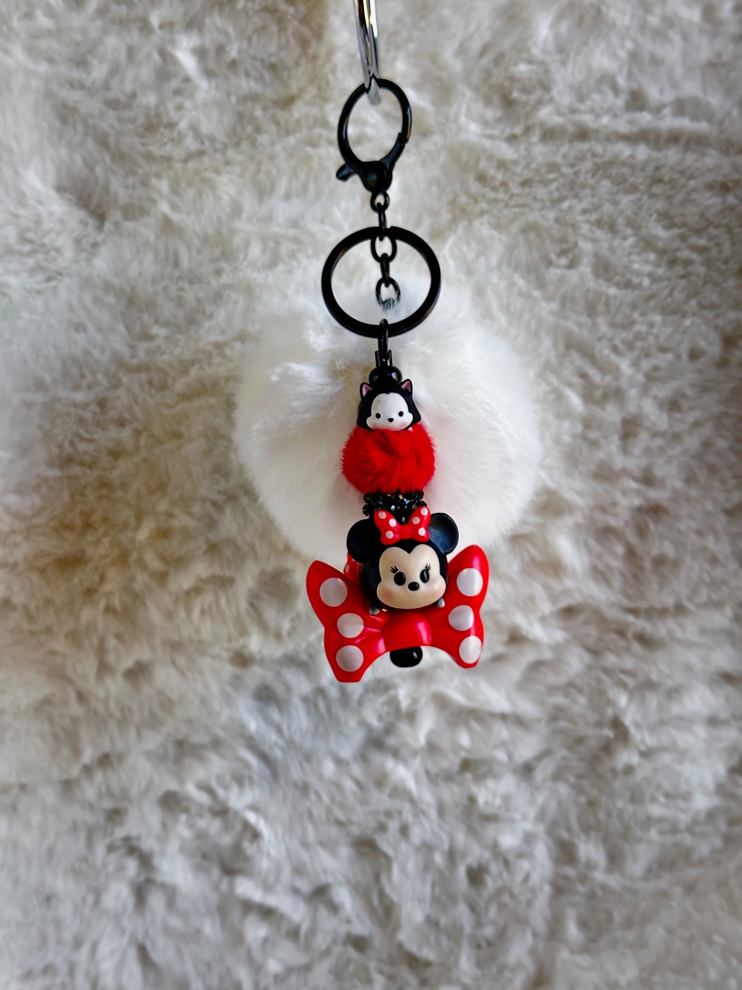 CLASSIC MINNIE & FIGARO KEYCHAIN...